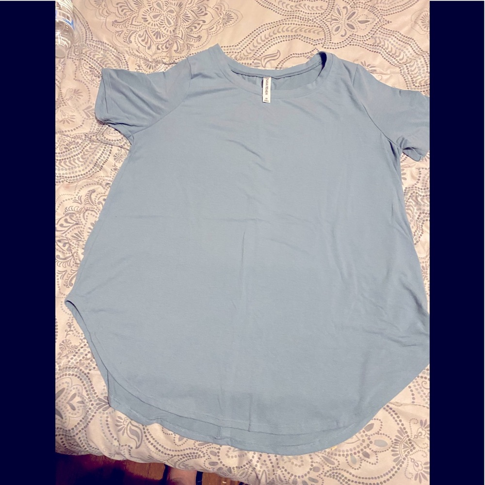 Woman’s T-shirt , bluish gray , size 2X.